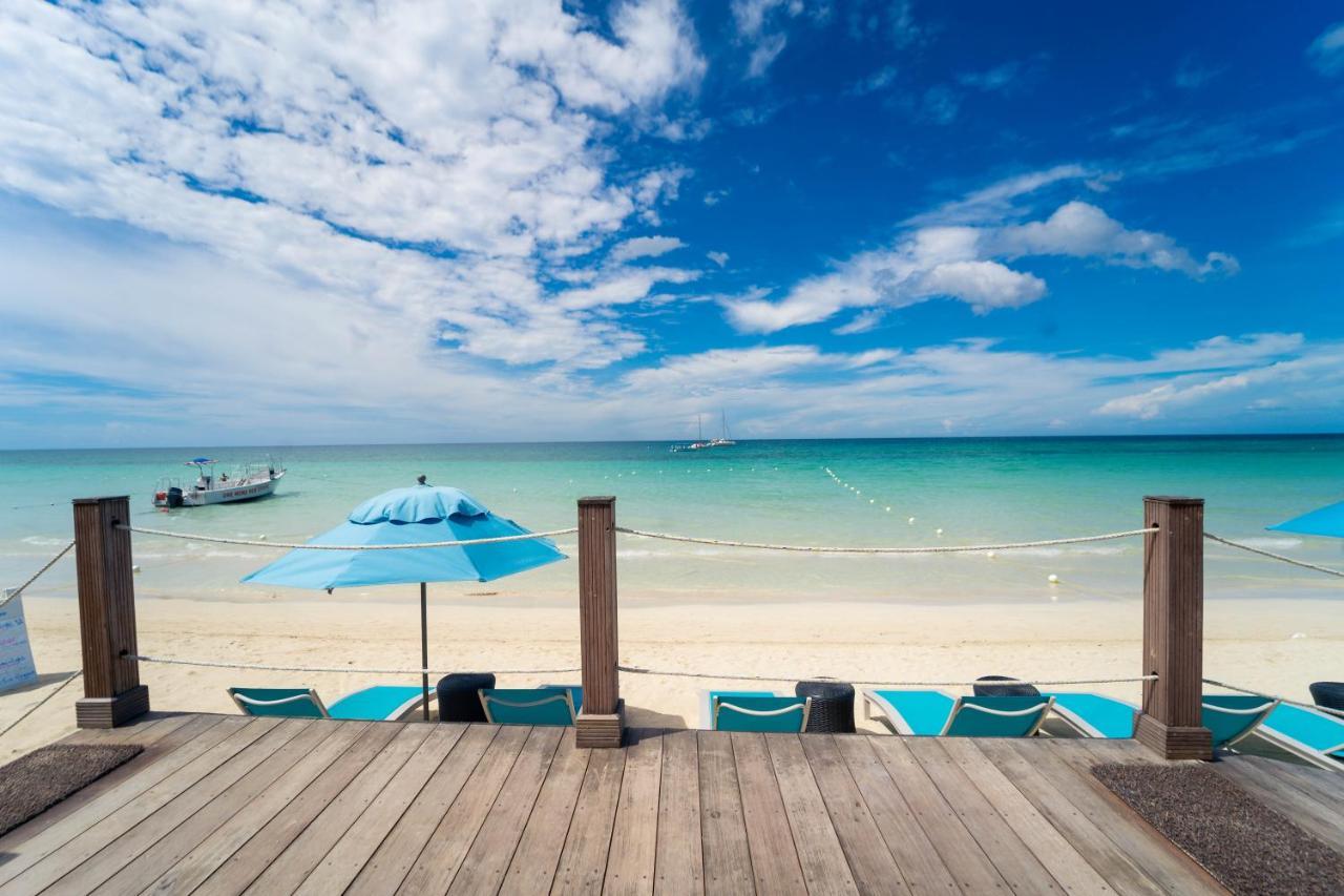 נגריל Blue Skies Beach Resort מראה חיצוני תמונה