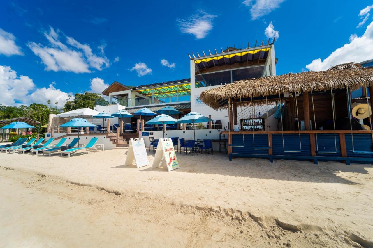 נגריל Blue Skies Beach Resort מראה חיצוני תמונה