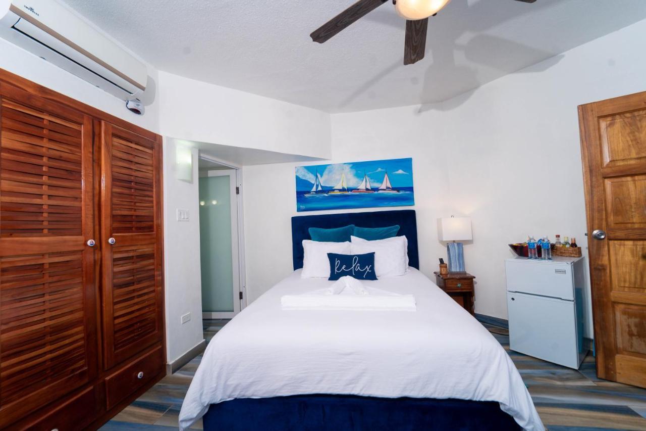 נגריל Blue Skies Beach Resort מראה חיצוני תמונה
