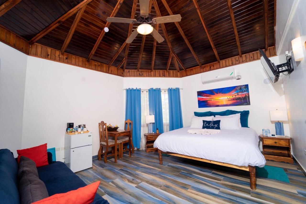 נגריל Blue Skies Beach Resort מראה חיצוני תמונה
