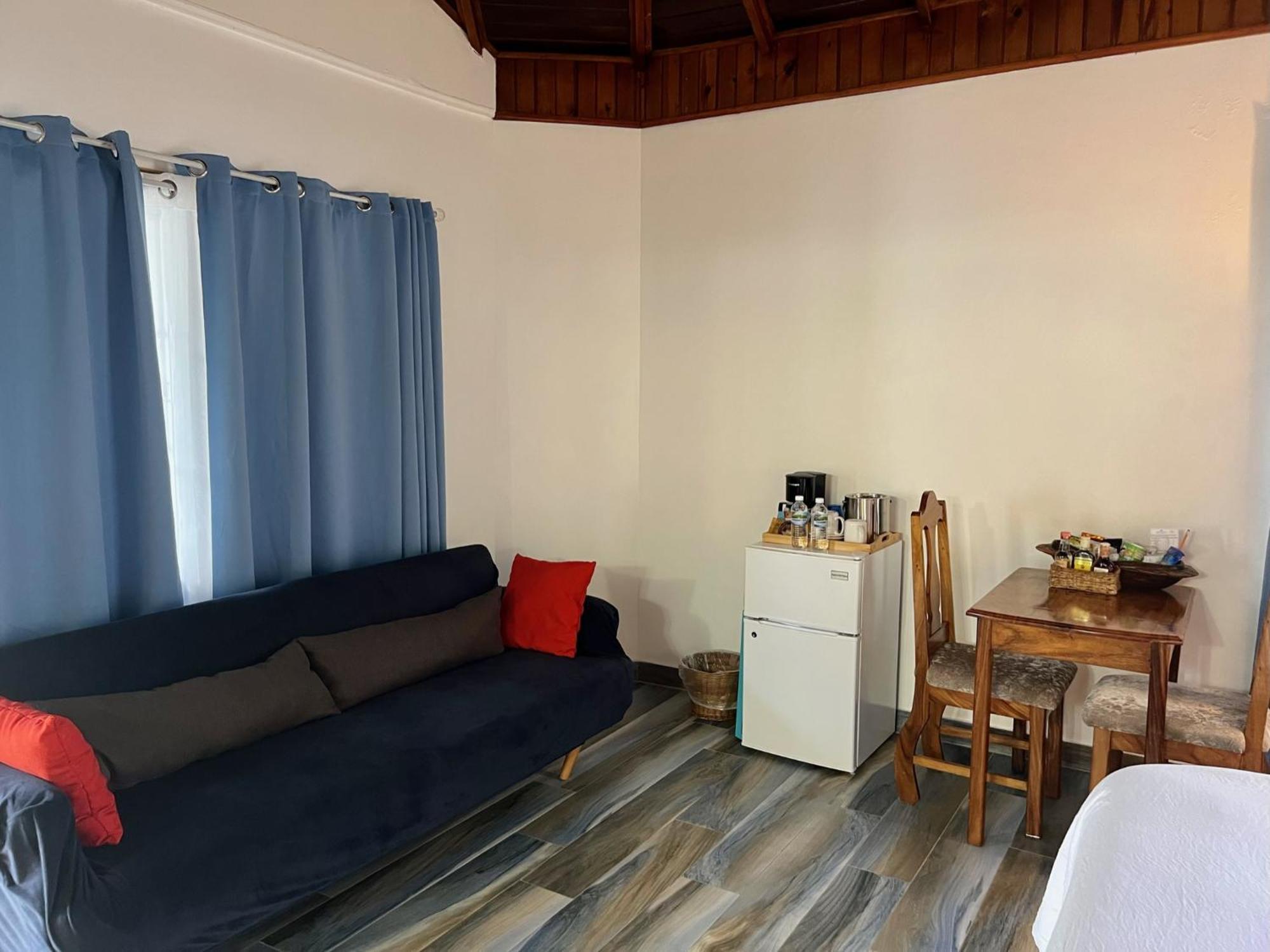 נגריל Blue Skies Beach Resort מראה חיצוני תמונה